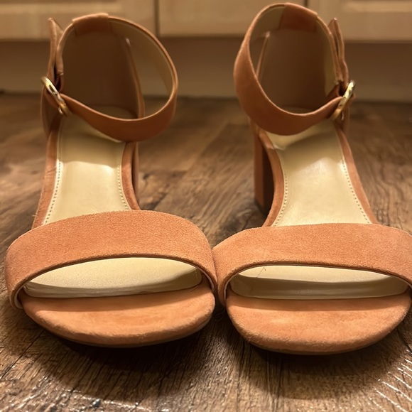 Michael Kors heels size 8.5 - Picture 5 of 7
